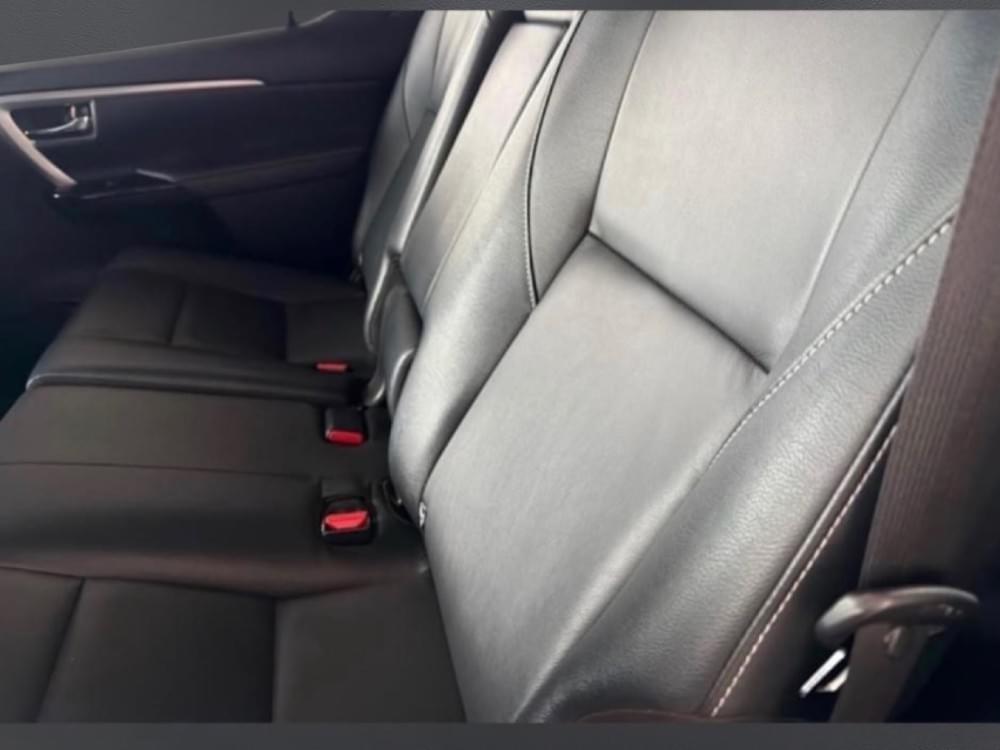 Toyota Fortuner 2.4 Gd-6 Rb At