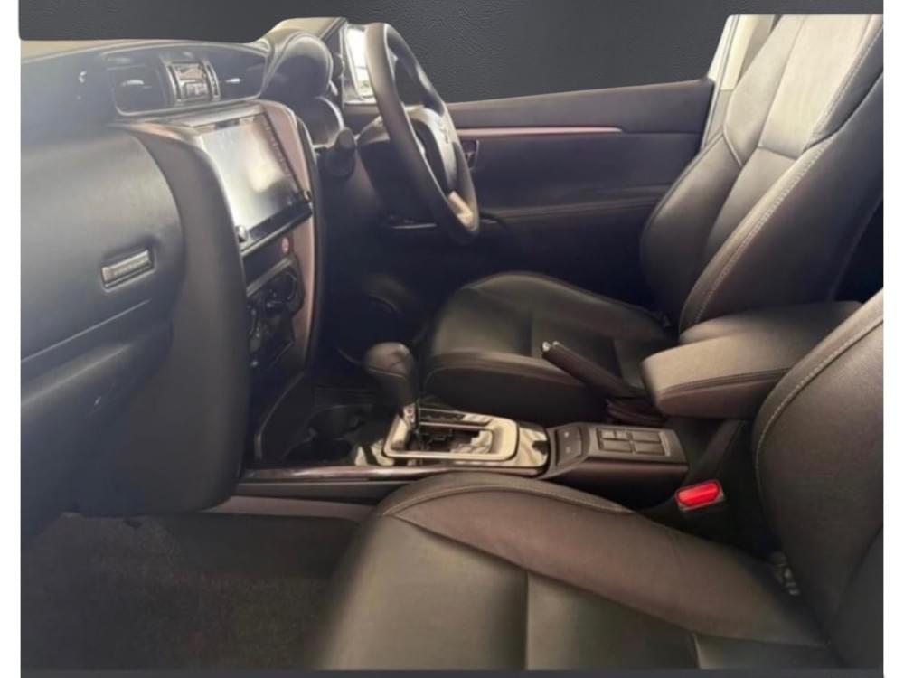 Toyota Fortuner 2.4 Gd-6 Rb At