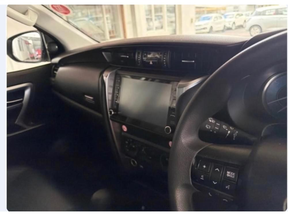 Toyota Fortuner 2.4 Gd-6 Rb At