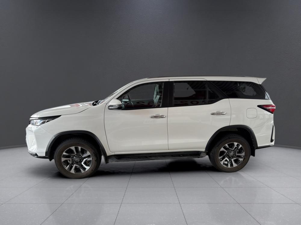 Toyota Fortuner 2.4 Gd-6 Rb At
