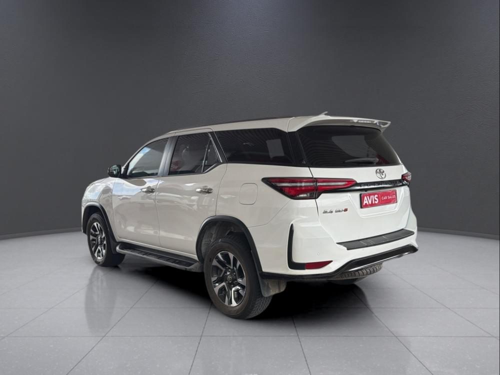 Toyota Fortuner 2.4 Gd-6 Rb At