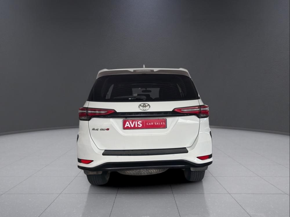 Toyota Fortuner 2.4 Gd-6 Rb At