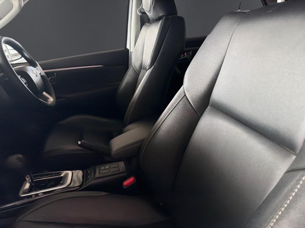 Toyota Fortuner 2.4 Gd-6 Rb At