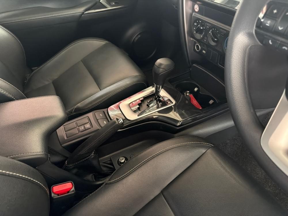 Toyota Fortuner 2.4 Gd-6 Rb At