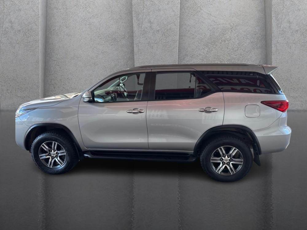 Toyota Fortuner 2.4 Gd-6 Raised Body At