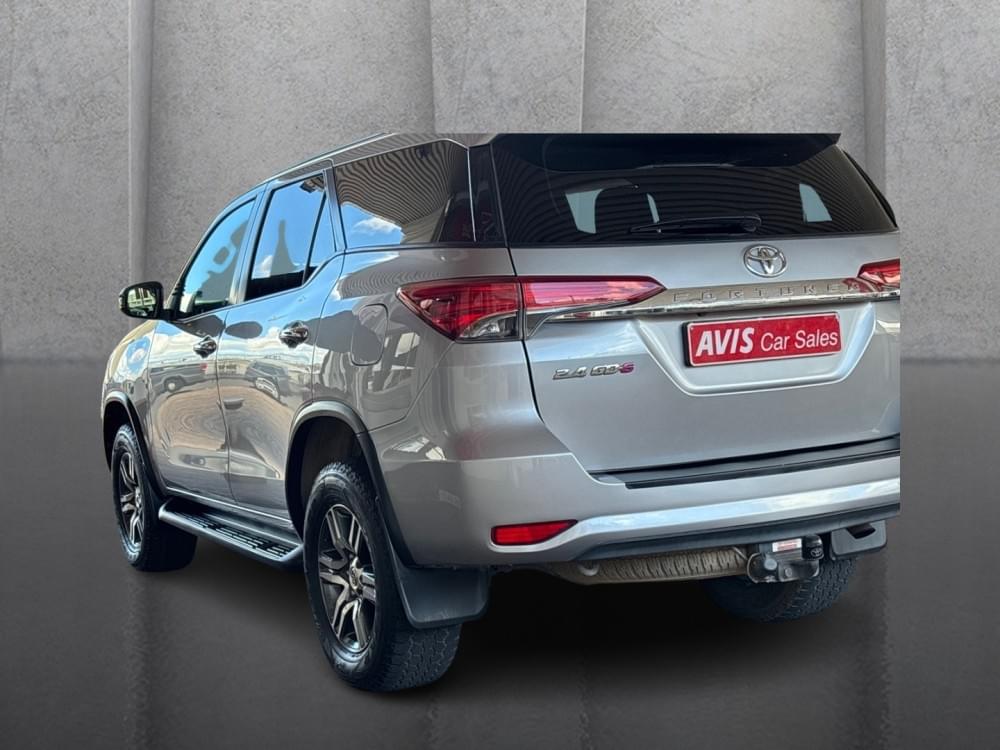 Toyota Fortuner 2.4 Gd-6 Raised Body At