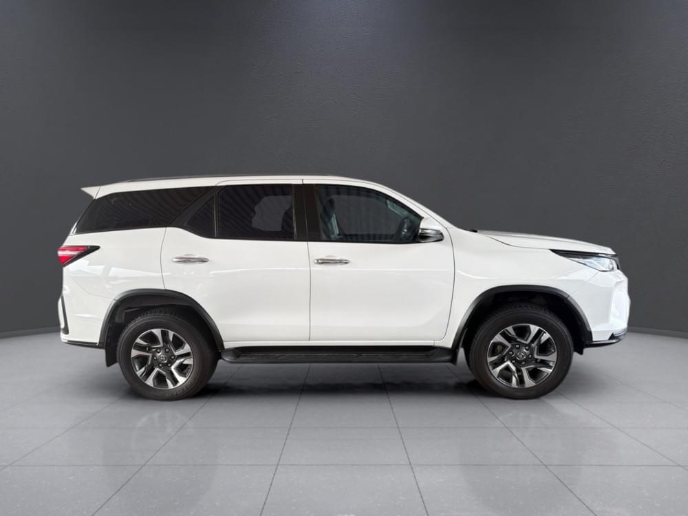 Toyota Fortuner 2.4 Gd-6 Rb 6At