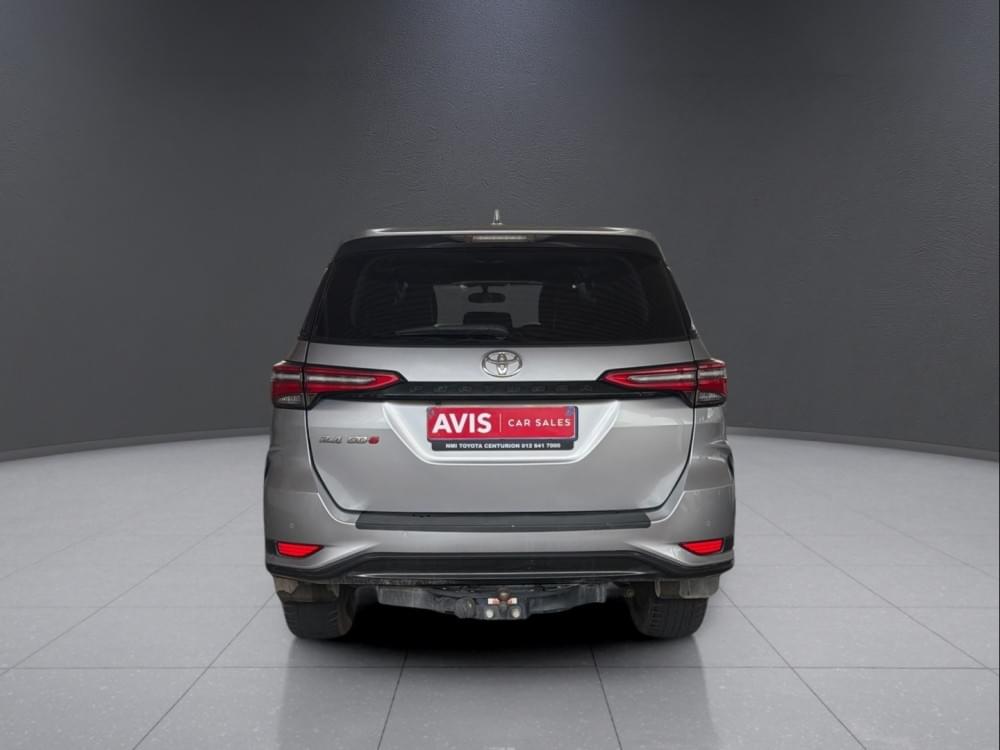 Toyota Fortuner 2.4 Gd-6 Rb At