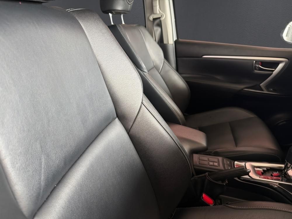 Toyota Fortuner 2.4 Gd-6 Rb At