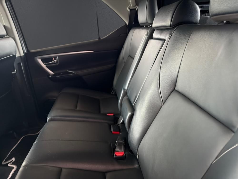 Toyota Fortuner 2.4 Gd-6 Rb At