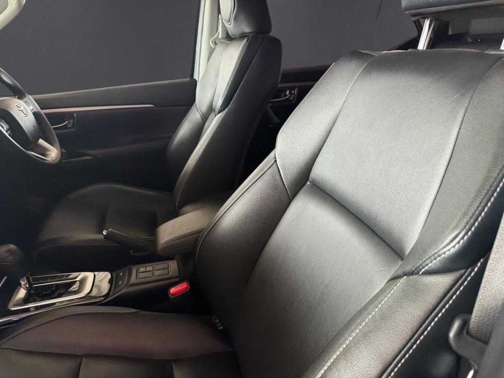 Toyota Fortuner 2.4 Gd-6 Rb At