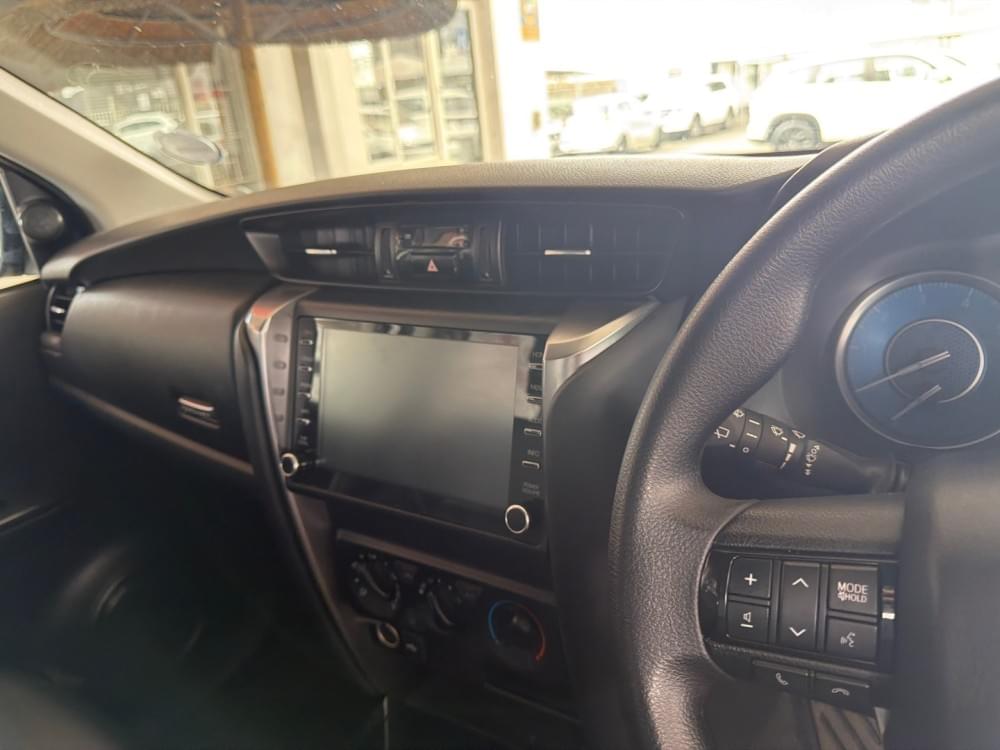 Toyota Fortuner 2.4 Gd-6 Rb At