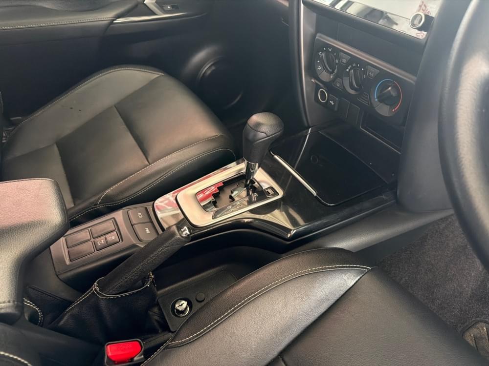Toyota Fortuner 2.4 Gd-6 Rb At