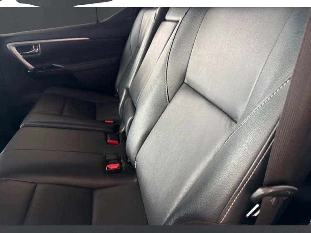 Toyota Fortuner 2.4 Gd-6 Rb At