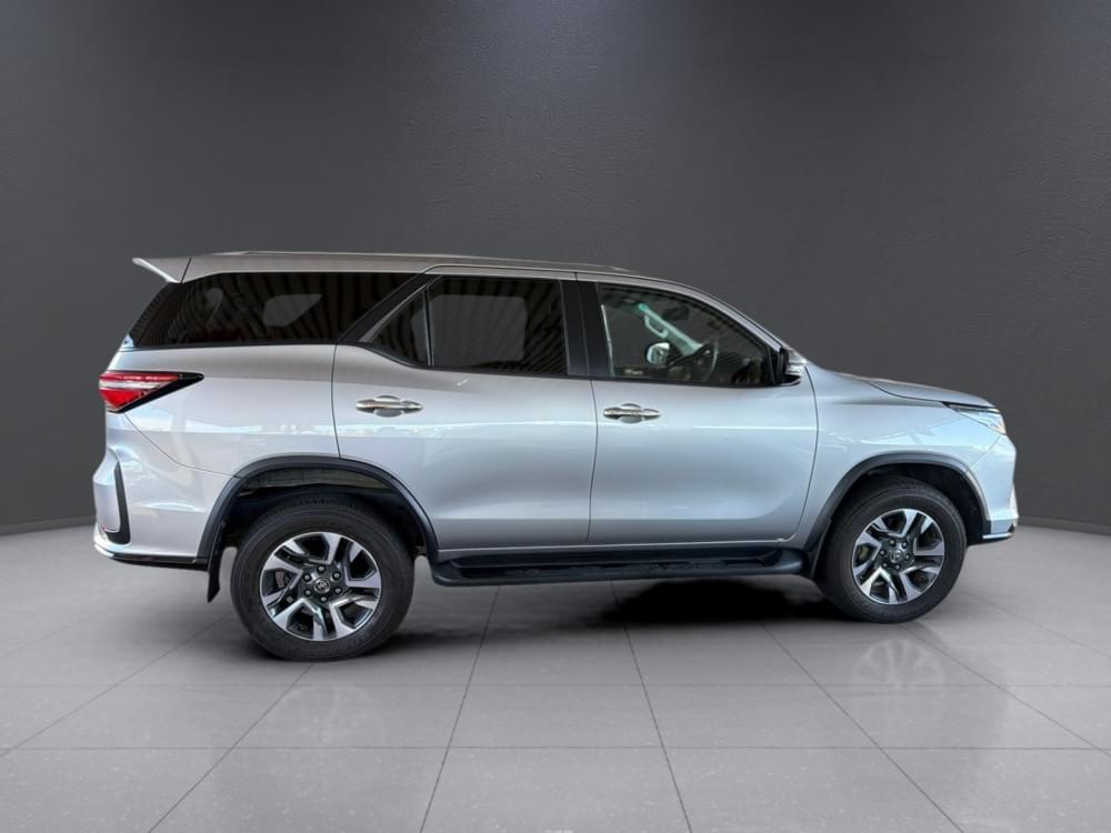 Toyota Fortuner 2.4 Gd-6 Rb At