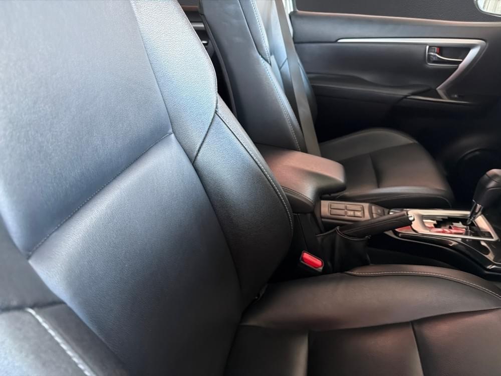 Toyota Fortuner 2.4 Gd-6 Rb At