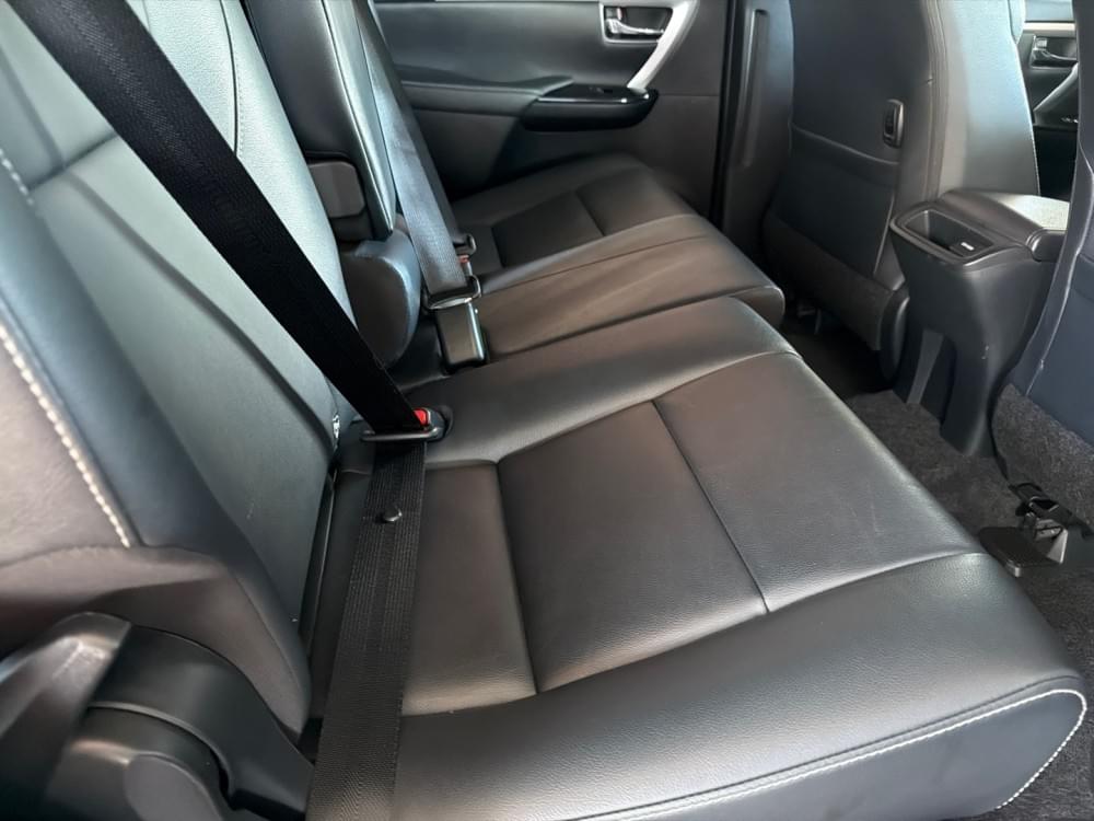 Toyota Fortuner 2.4 Gd-6 Rb At