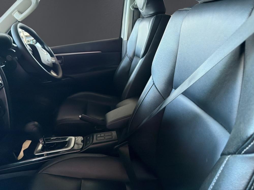 Toyota Fortuner 2.4 Gd-6 Rb At