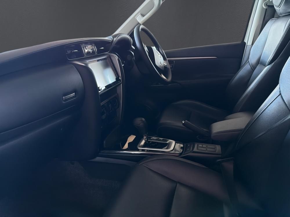 Toyota Fortuner 2.4 Gd-6 Rb At