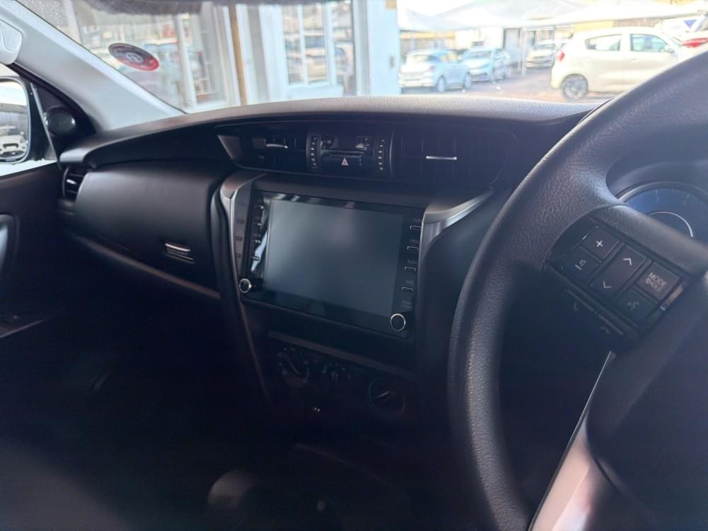 Toyota Fortuner 2.4 Gd-6 Rb At
