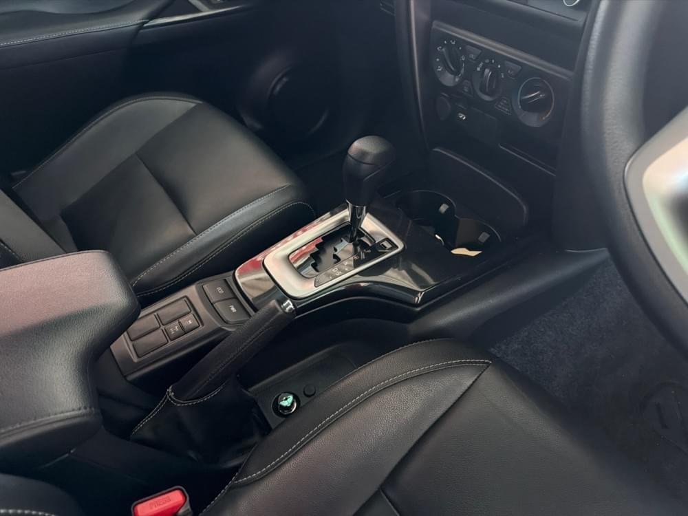 Toyota Fortuner 2.4 Gd-6 Rb At