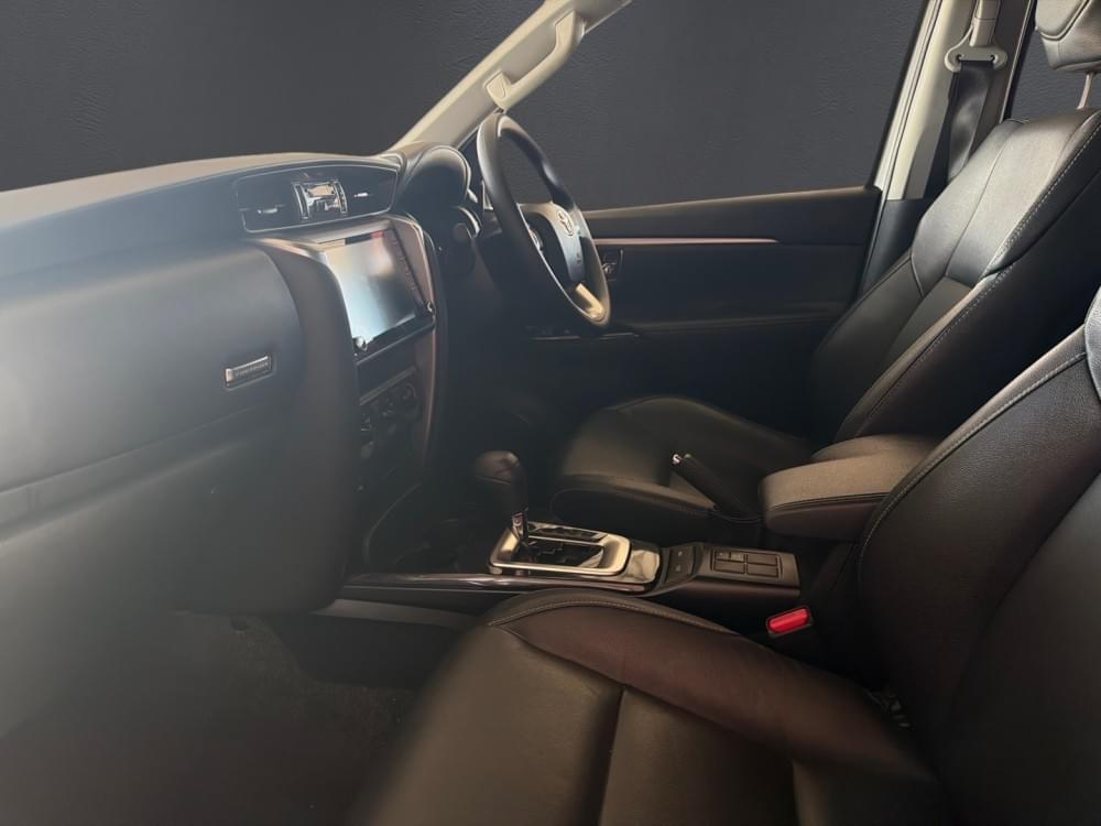 Toyota Fortuner 2.4 Gd-6 Rb 6At