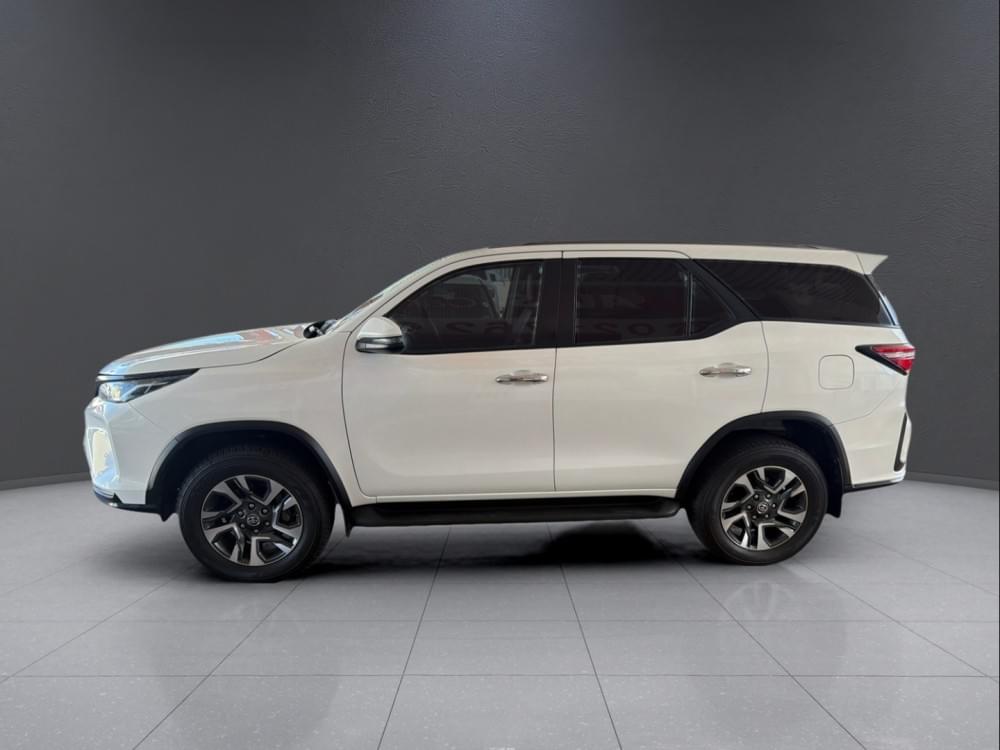 Toyota Fortuner 2.4 Gd-6 Rb At