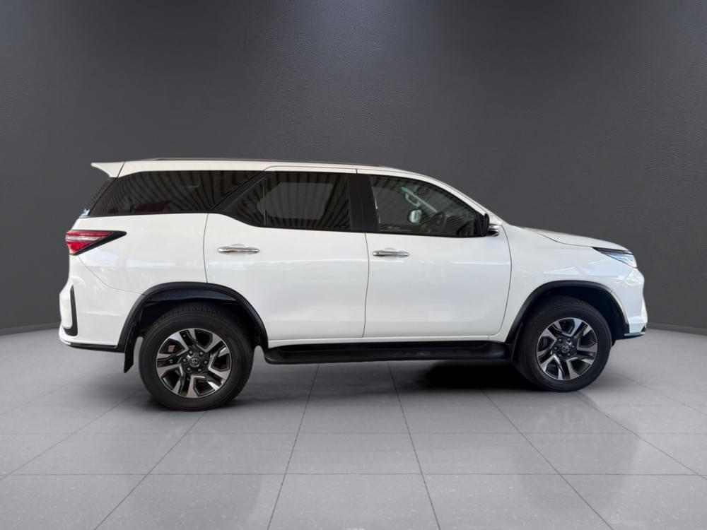Toyota Fortuner 2.4 Gd-6 Rb At