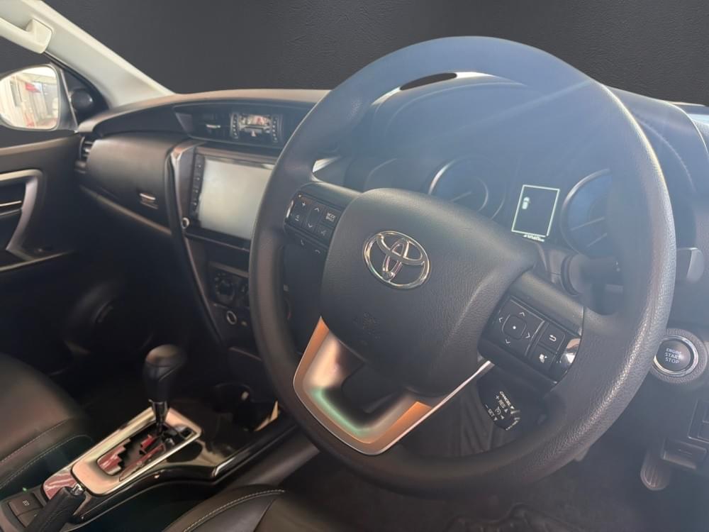 Toyota Fortuner 2.4 Gd-6 Rb At