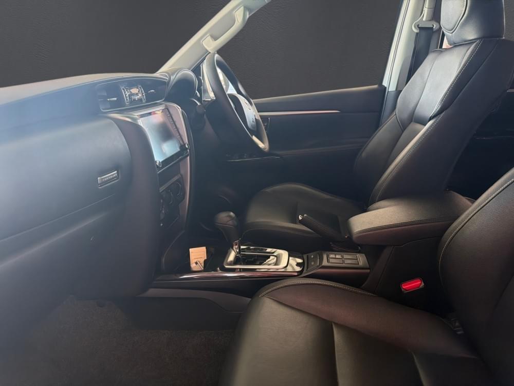 Toyota Fortuner 2.4 Gd-6 Rb At