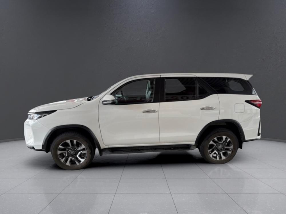 Toyota Fortuner 2.4 Gd-6 Rb At