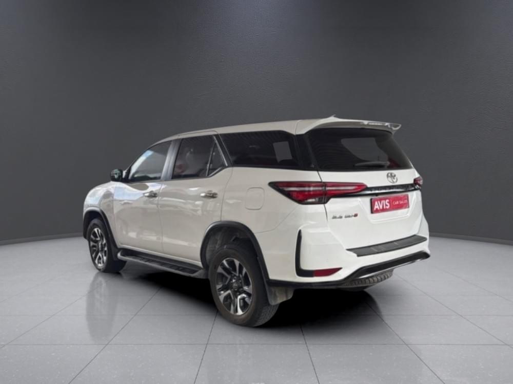 Toyota Fortuner 2.4 Gd-6 Rb At