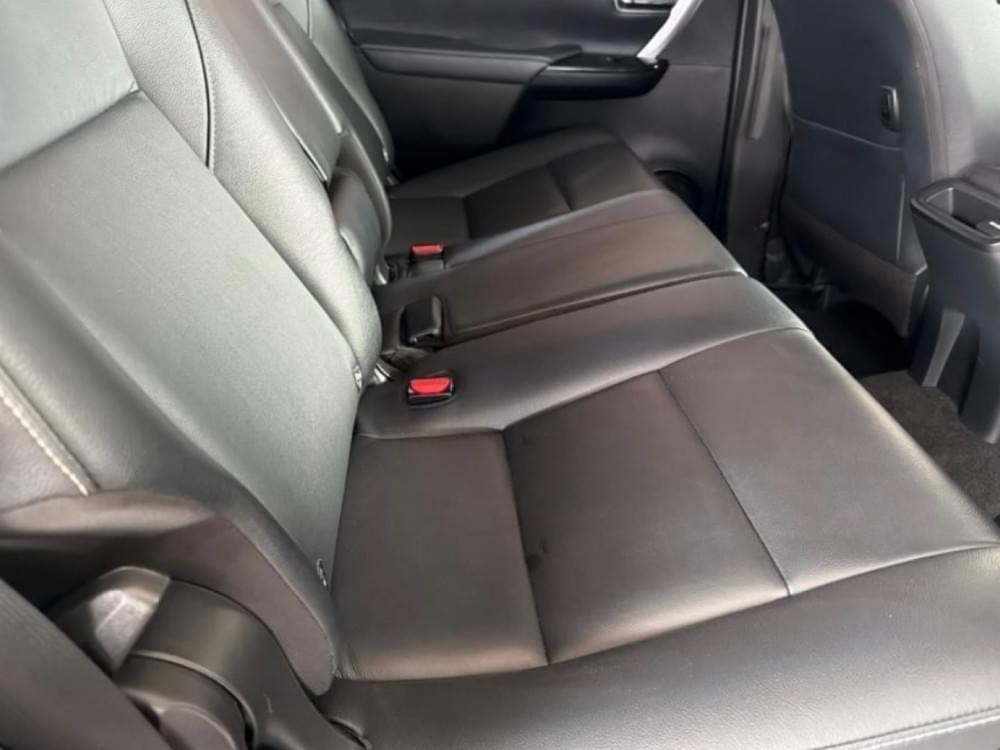 Toyota Fortuner 2.4 Gd-6 Rb At