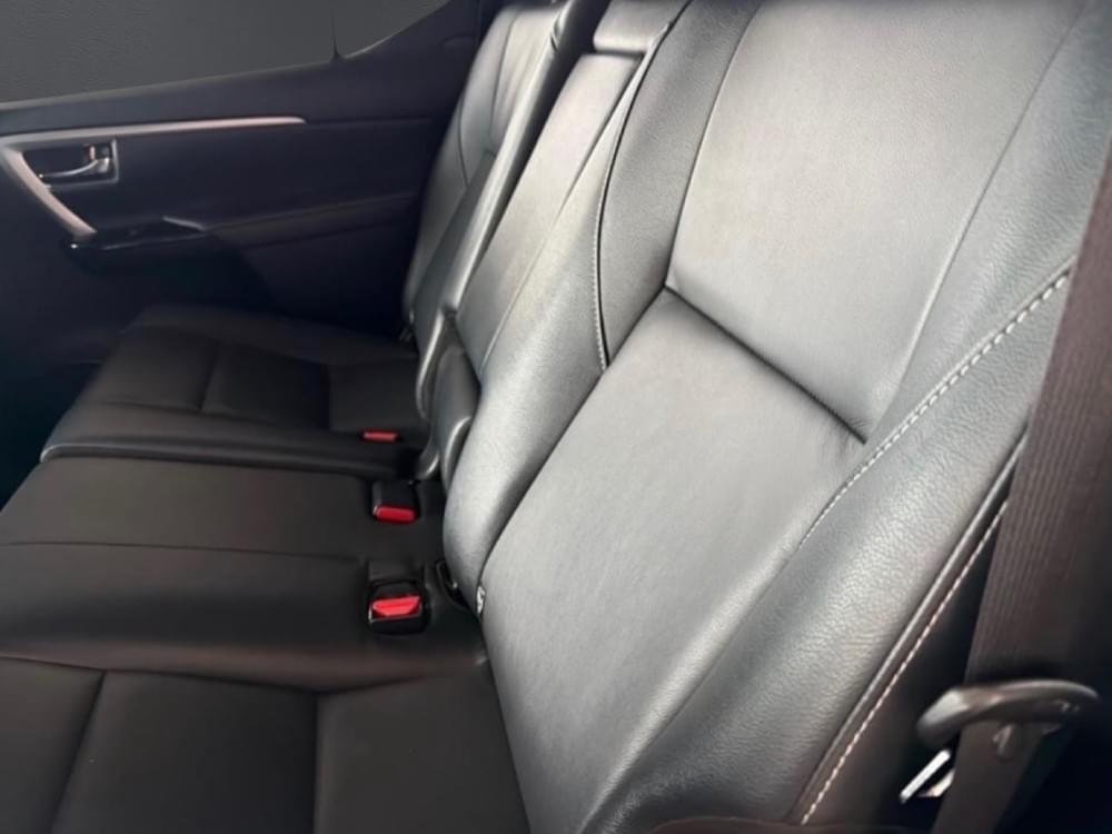 Toyota Fortuner 2.4 Gd-6 Rb At