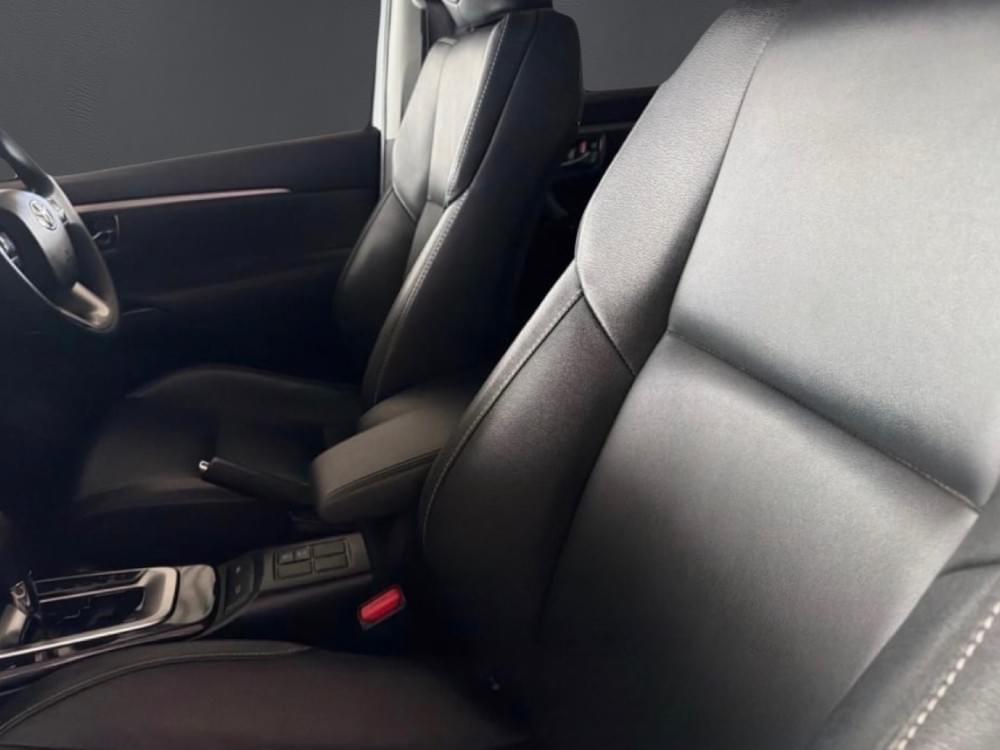 Toyota Fortuner 2.4 Gd-6 Rb At