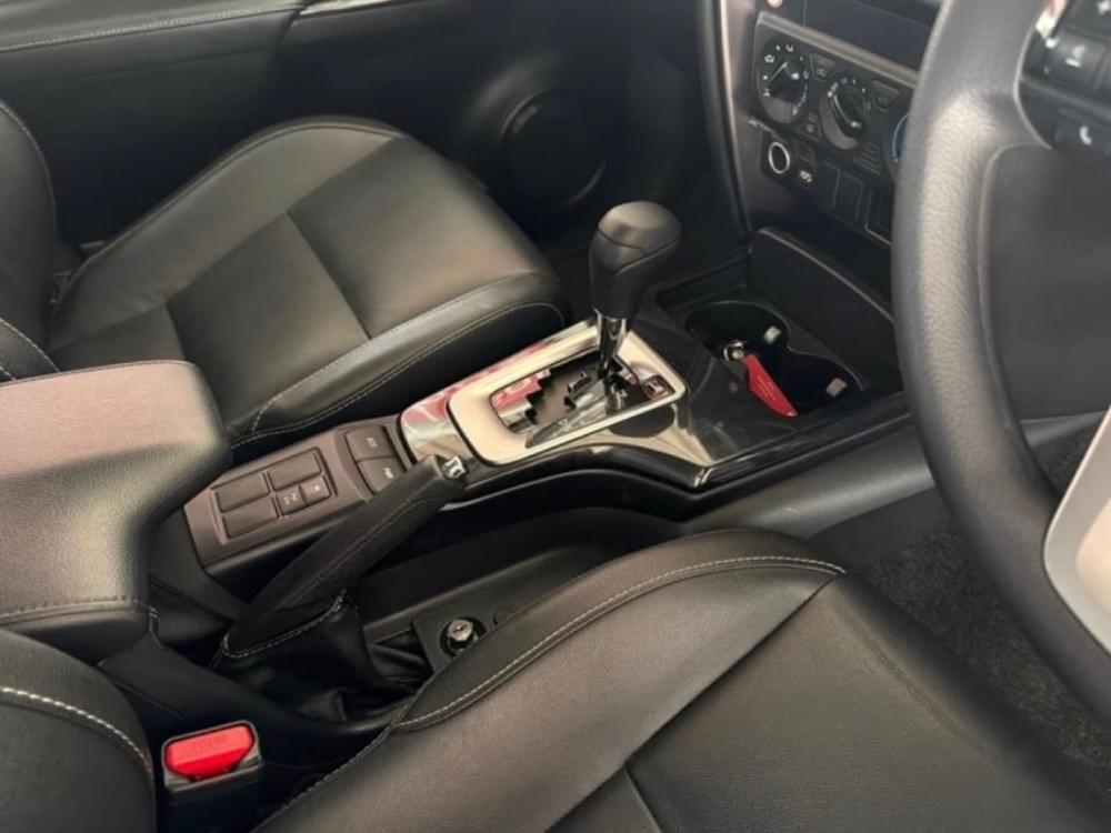 Toyota Fortuner 2.4 Gd-6 Rb At