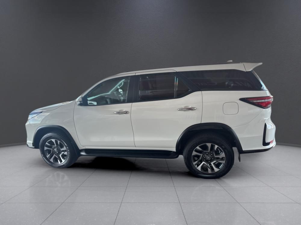 Toyota Fortuner 2.4 Gd-6 Rb 6At