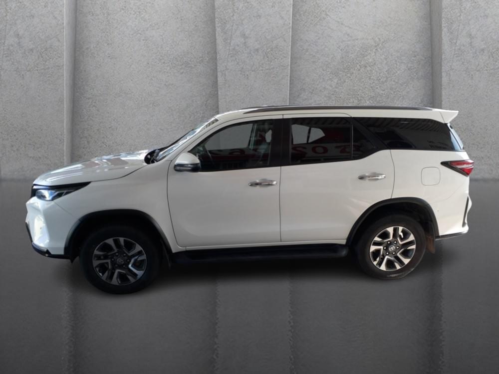 Toyota Fortuner 2.4 Gd-6 4X4 At