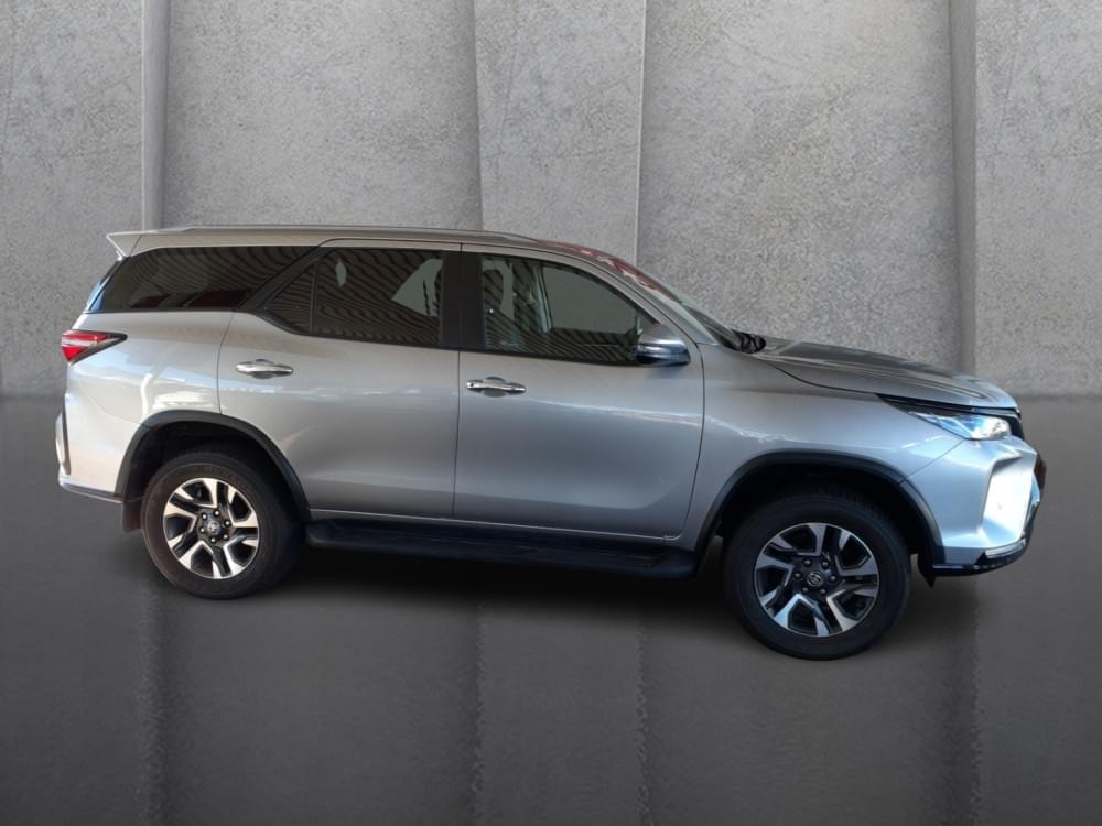 Toyota Fortuner 2.4 Gd-6 4X4 At