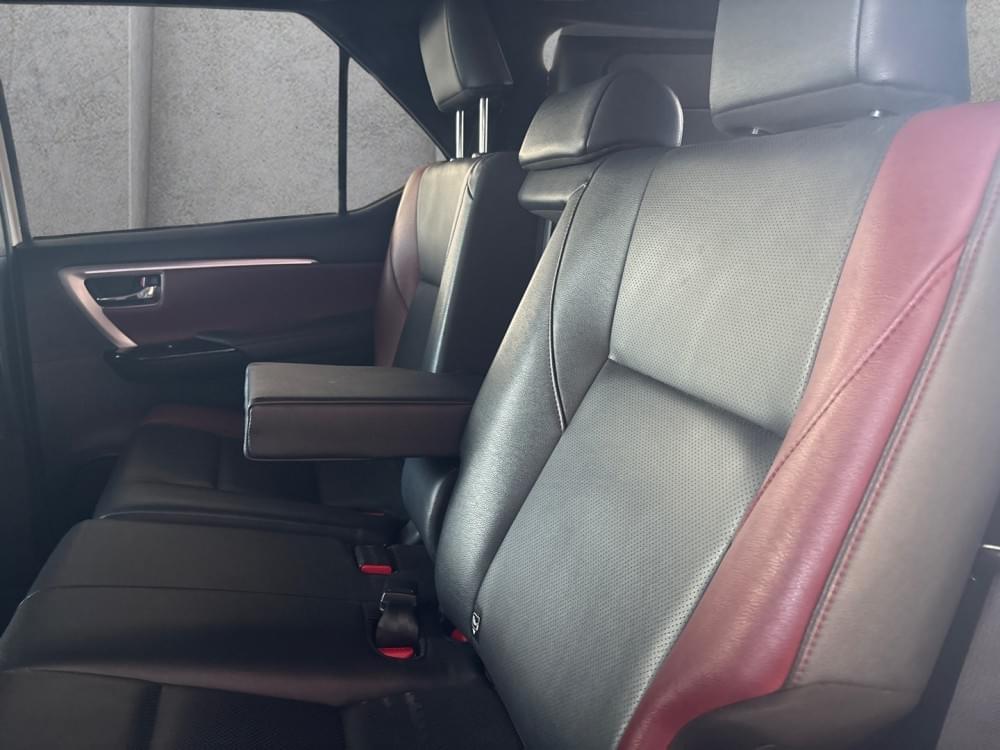Toyota Fortuner 2.8 Gd-6 Rb At