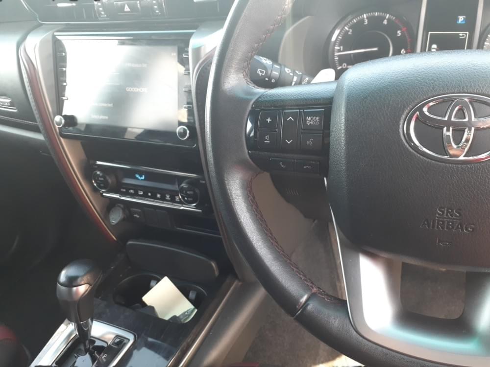 Toyota Fortuner 2.8 Gd-6 Rb At