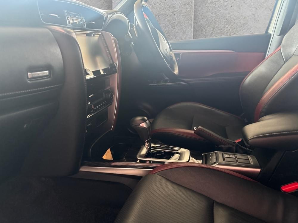 Toyota Fortuner 2.8 Gd-6 Rb At