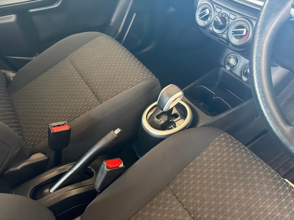 Toyota Vitz 1.0 Xr Amt