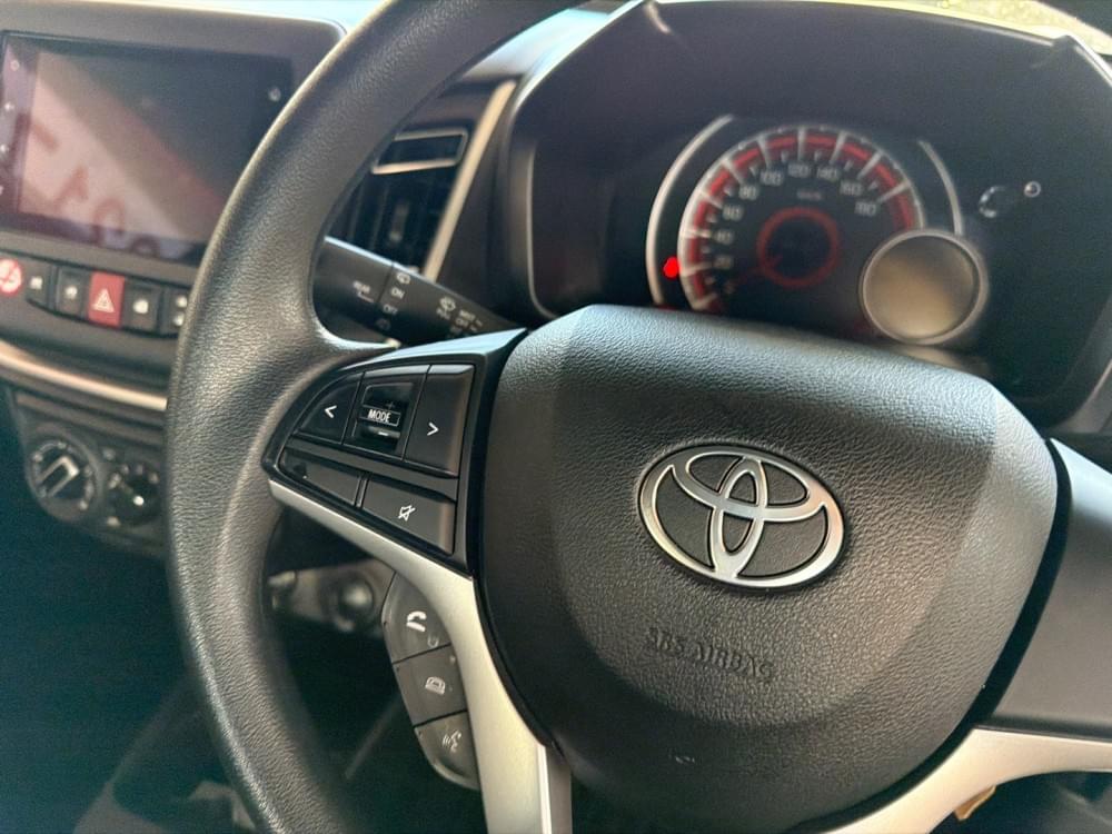 Toyota Vitz 1.0 Xr Amt