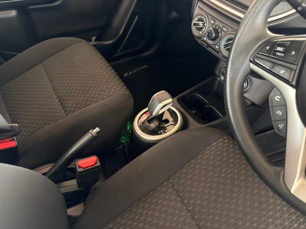 Toyota Vitz 1.0 Xr Amt