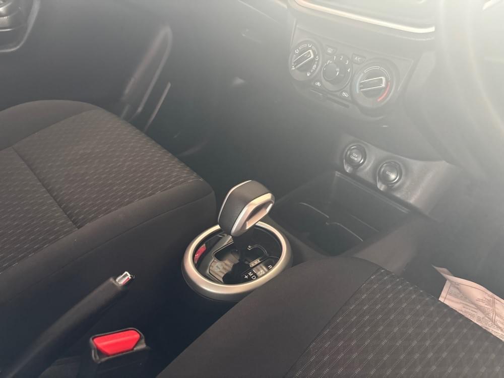 Toyota Vitz 1.0 Xr Amt