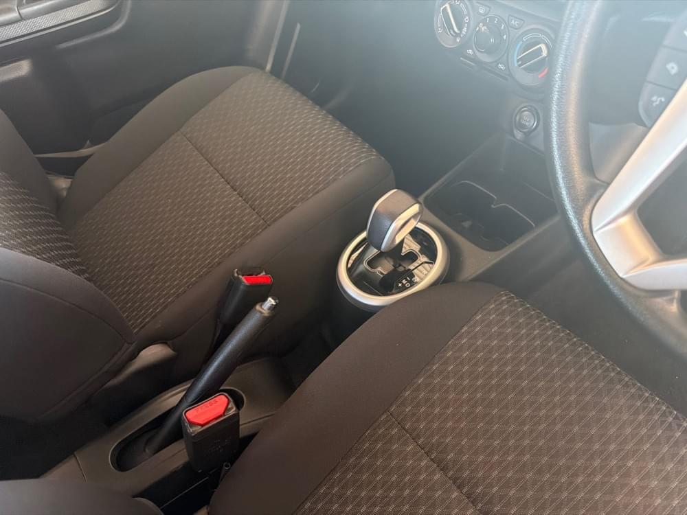 Toyota Vitz 1.0 Xr Amt