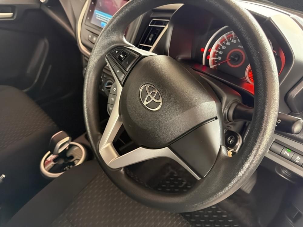 Toyota Vitz 1.0 Xr Amt