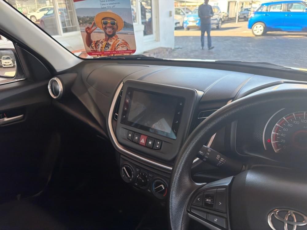 Toyota Vitz 1.0 Xr Amt