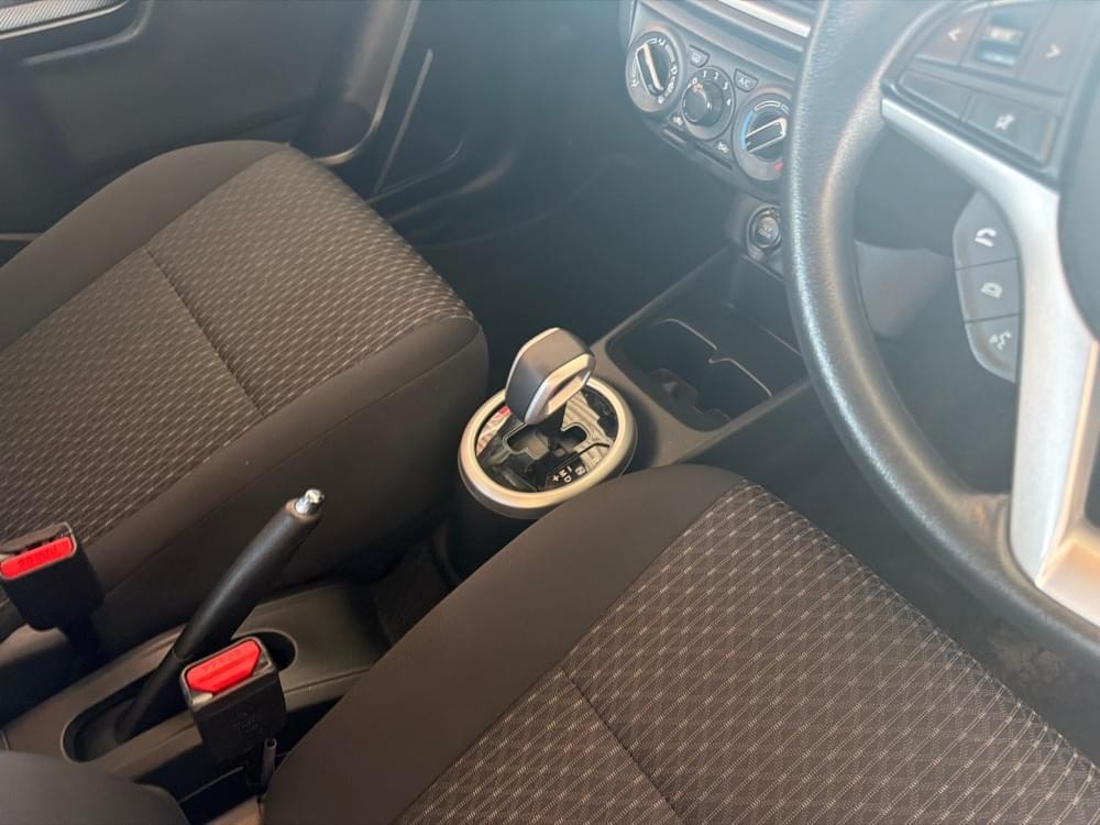 Toyota Vitz 1.0 Xr Amt